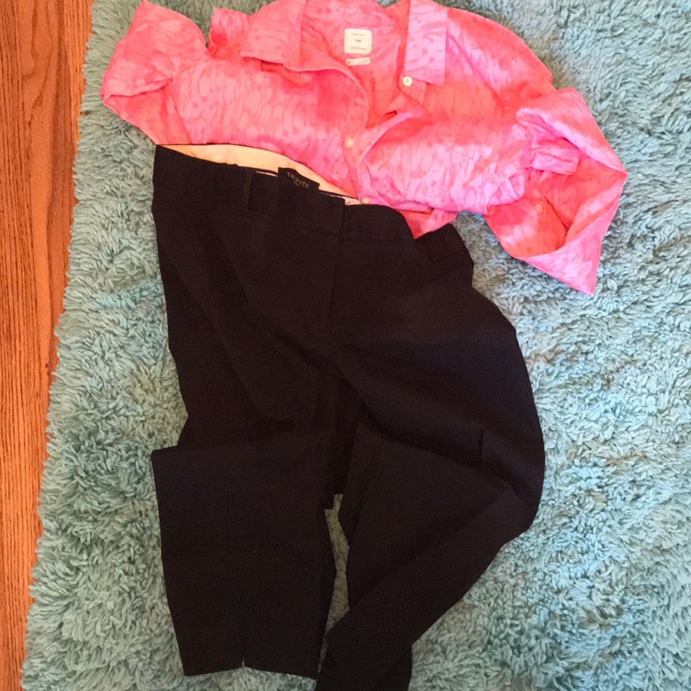 Black capri pants